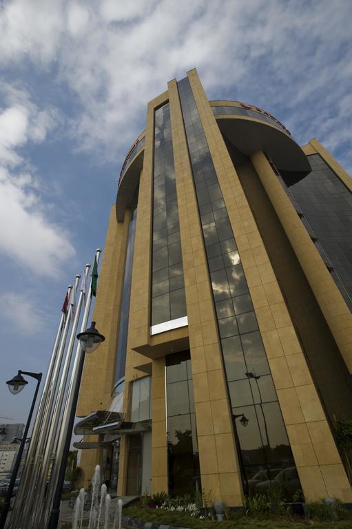 Eastyard Khobar Hotel - Formerly Ramada By Wyndham Khobar Екстериор снимка