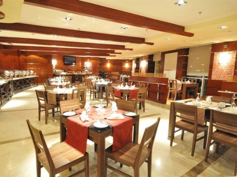 Eastyard Khobar Hotel - Formerly Ramada By Wyndham Khobar Екстериор снимка
