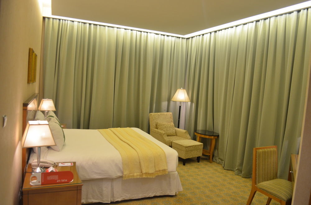 Eastyard Khobar Hotel - Formerly Ramada By Wyndham Khobar Екстериор снимка