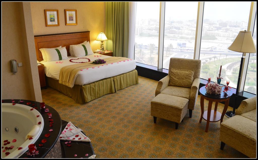 Eastyard Khobar Hotel - Formerly Ramada By Wyndham Khobar Екстериор снимка