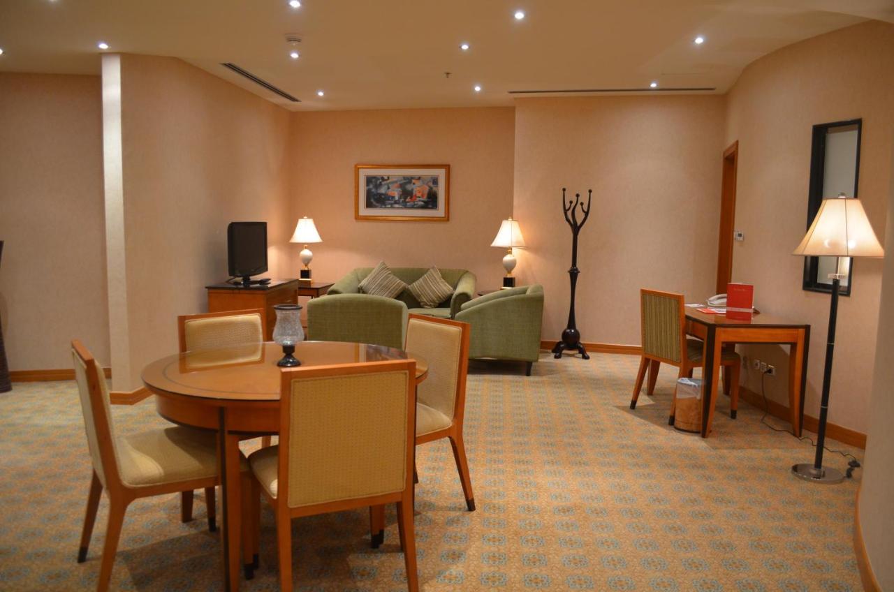Eastyard Khobar Hotel - Formerly Ramada By Wyndham Khobar Екстериор снимка